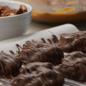 Gourmet Pecan Turtles Delights